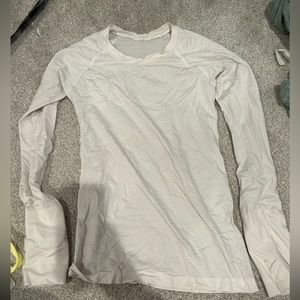 Lululemon long sleeve swiftly tech size 6